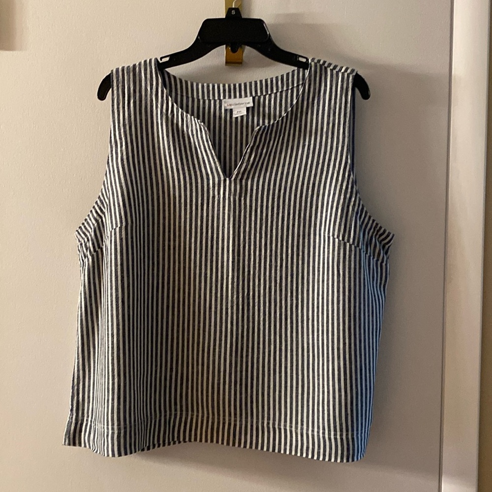 Liz Claiborne Petite navy blue/white striped sleeveless top-flared bottom PXL